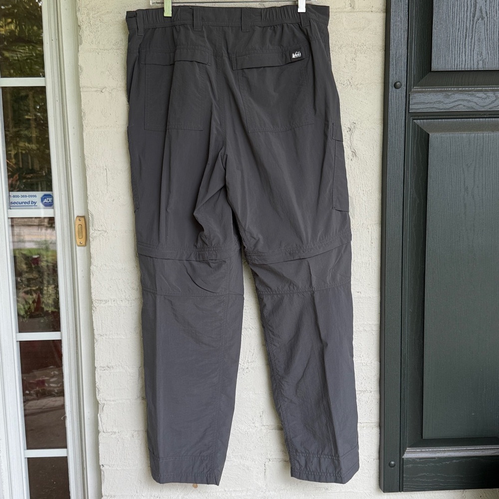 REI Co-op Men’s Gray Nylon Convertible Pants/Shorts Size 38x32 - Picture 9 of 11